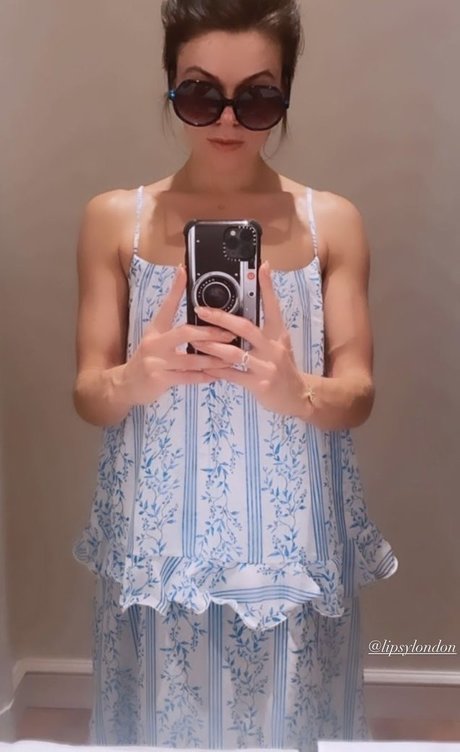 Faye Brookes star art photos