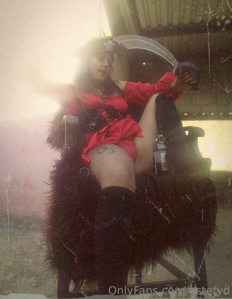 estefyd hot model pic