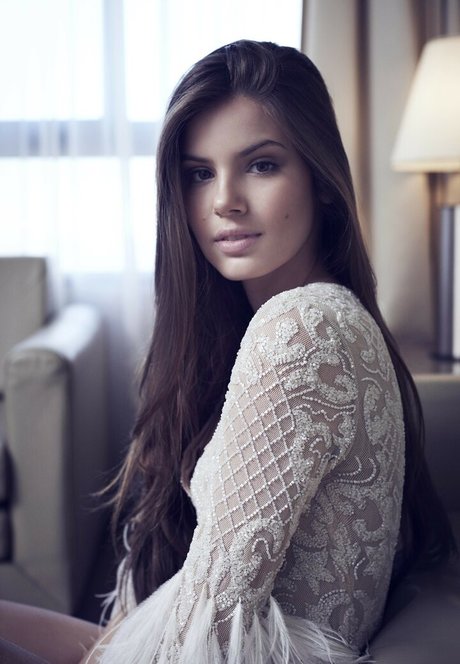 Camila Queiroz model adult images