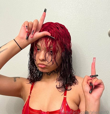 aliengirl0 sex model photo