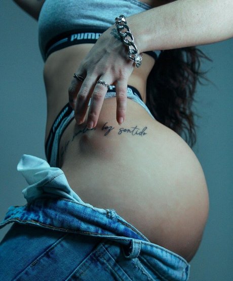 Vitoria Kelly model pretty gallery