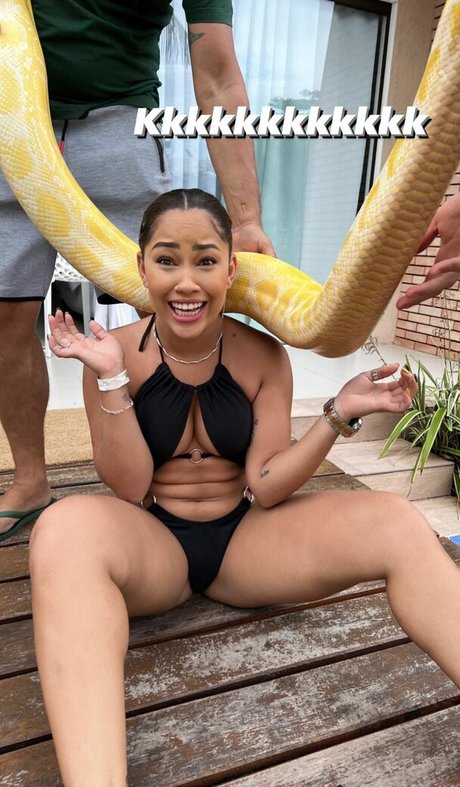 Vitoria Kelly model high quality picture