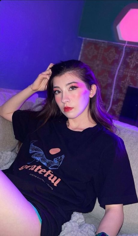 Kaisa adult model archive