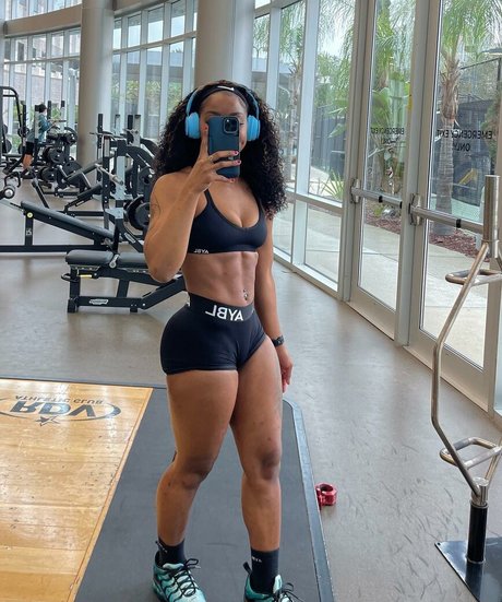 geegee flawless erotic model galleries