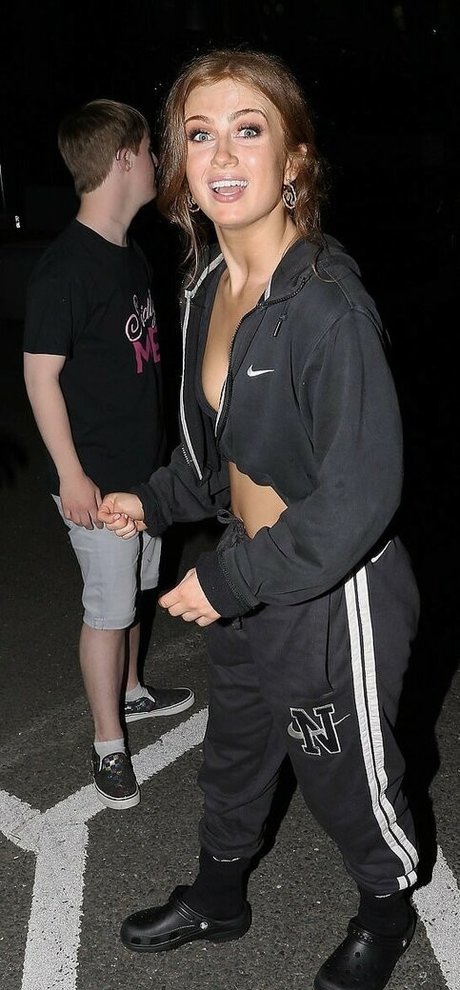 Maisie Smith nude pornstar gallery