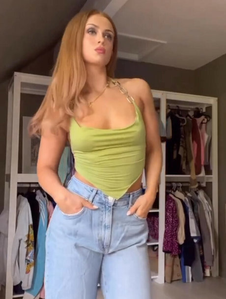 Maisie Smith pornstar erotic images