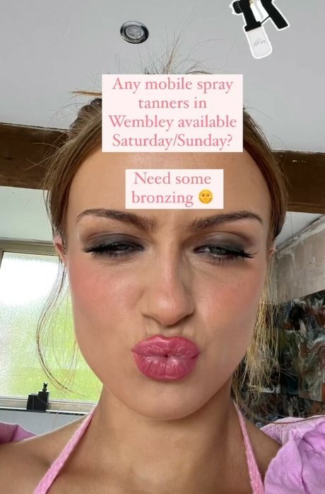 Maisie Smith pornstar erotic image