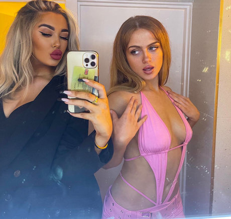 Maisie Smith model beautiful image