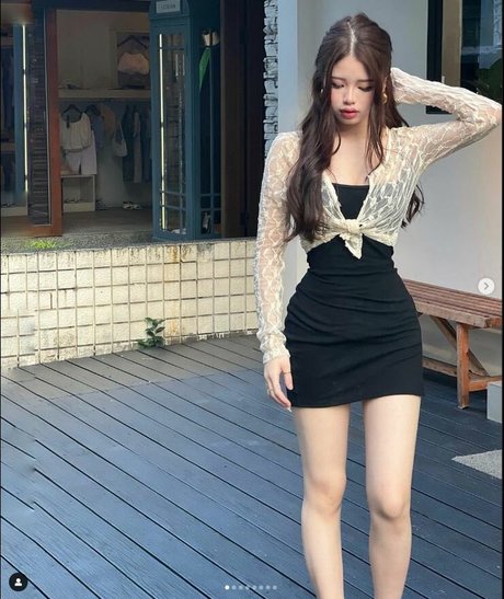 amberrllo sexy model img