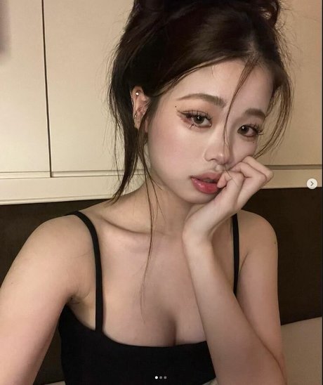 amberrllo high quality pornstar photos