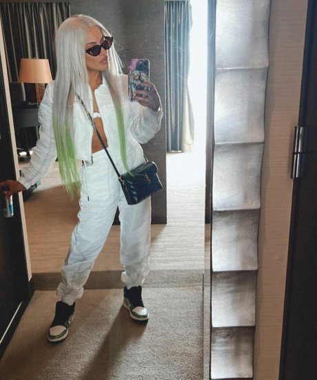 Zelina Vega exclusive star picture