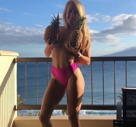 Brittany Lynne erotic star pictures