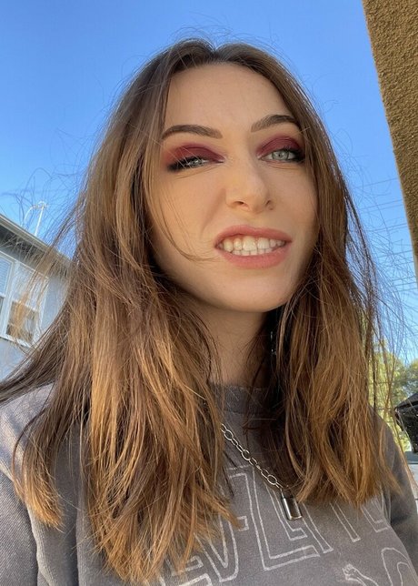 Ayytrae star erotic img