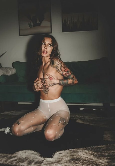 Strawbritty nudes actress img