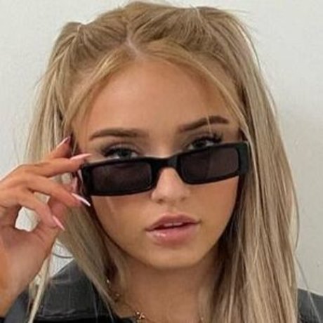 HoneyPuu xxx actress pics