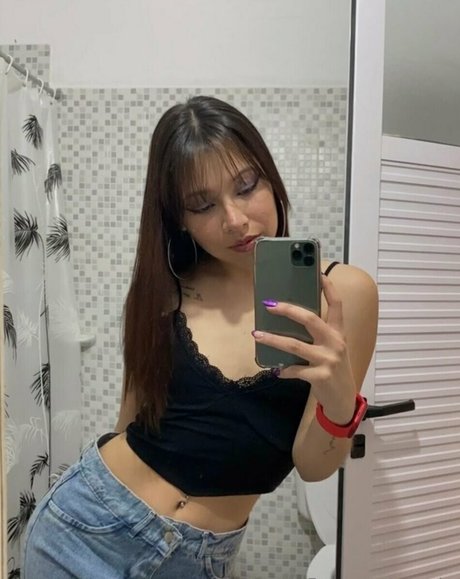 raecalu xxx actress image