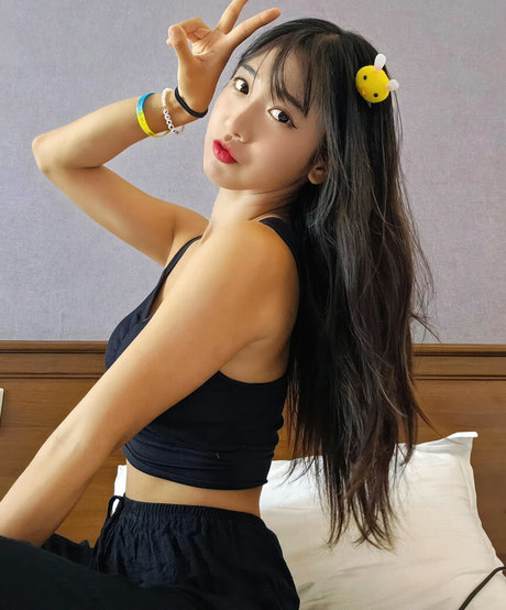 jinnytty pornstar adult img