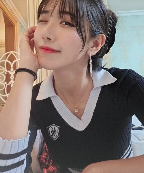 jinnytty art model archive