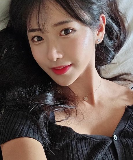 jinnytty sexy star img