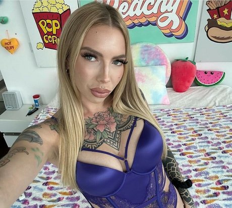 Cassidy Luxe sexy star pics