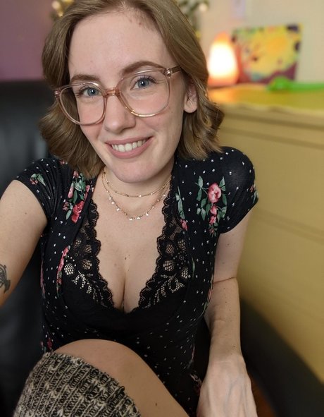 Emma Ruby exclusive star pictures