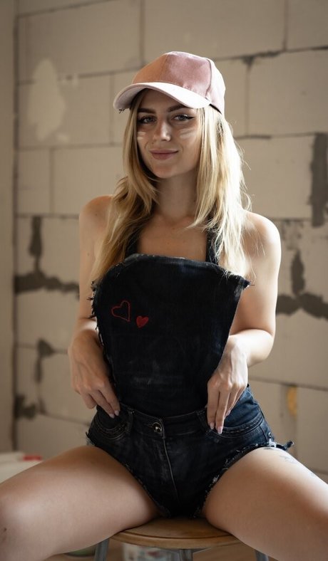 Yuliya Fox nude pornstar images