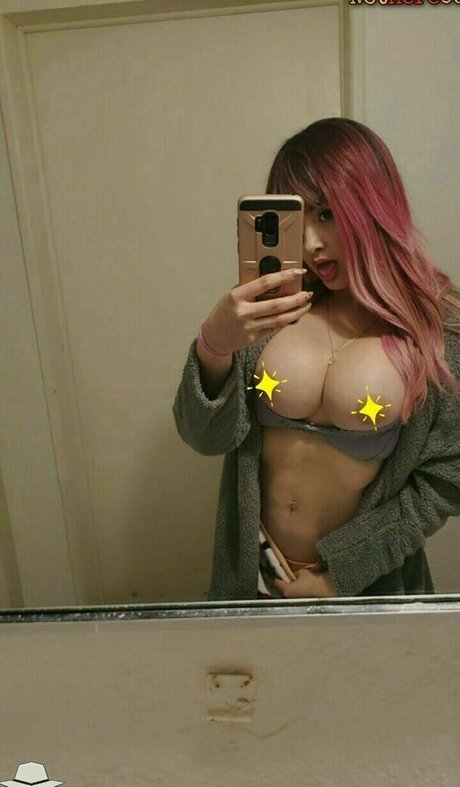 SharonWinner model nude pic