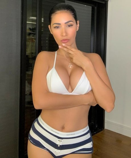 Simaria exclusive model picture