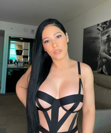 Simaria art model pics