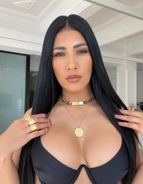 Simaria model nudes pic