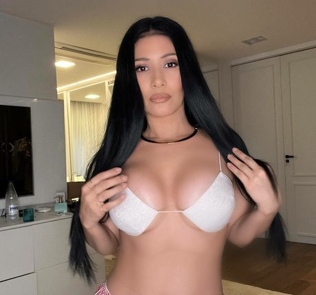 Simaria model xxx photo