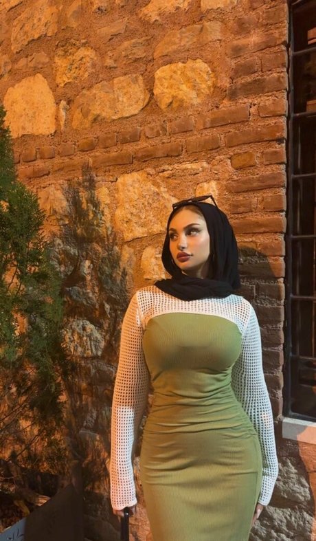 symkyck porn model gallery