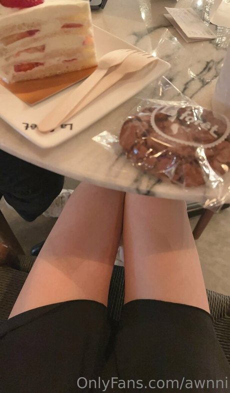 awnni pornstar naked img