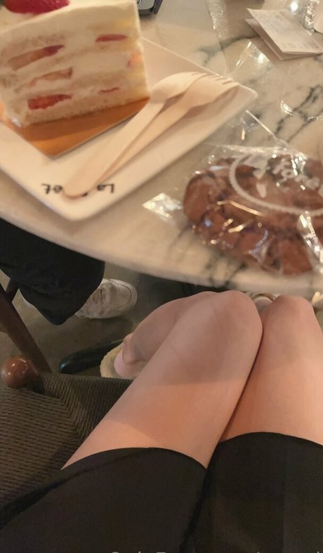 awnni model nude pic