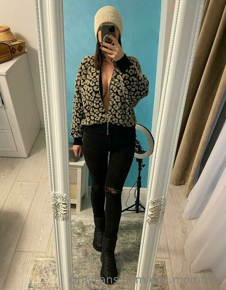 ella mommy model top img