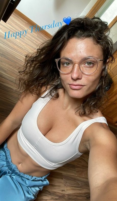 Jade Chynoweth model hd img
