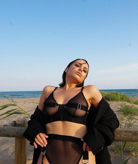 Margo Dumas hot star img