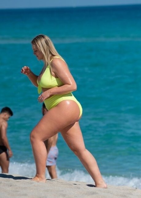 iskra pornstar nude images