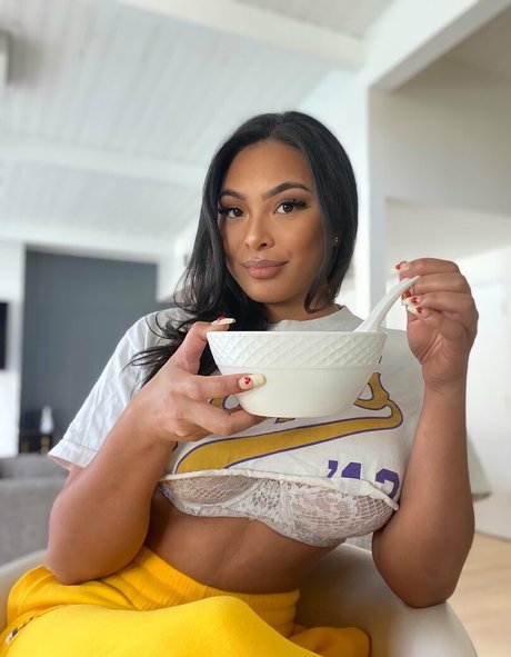 lindavo free actress photo