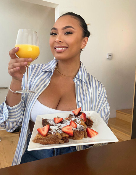 lindavo pornographic star picture