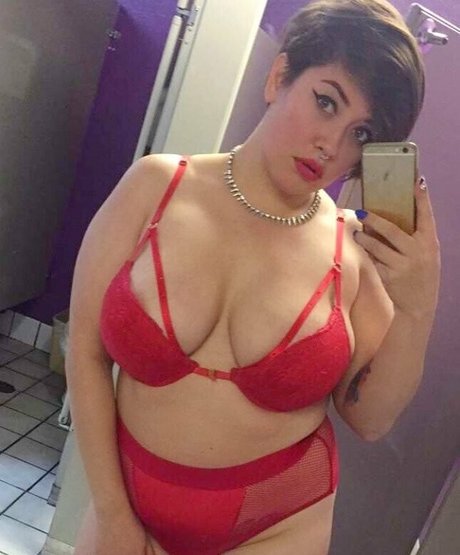 cptpartytits high quality model photos