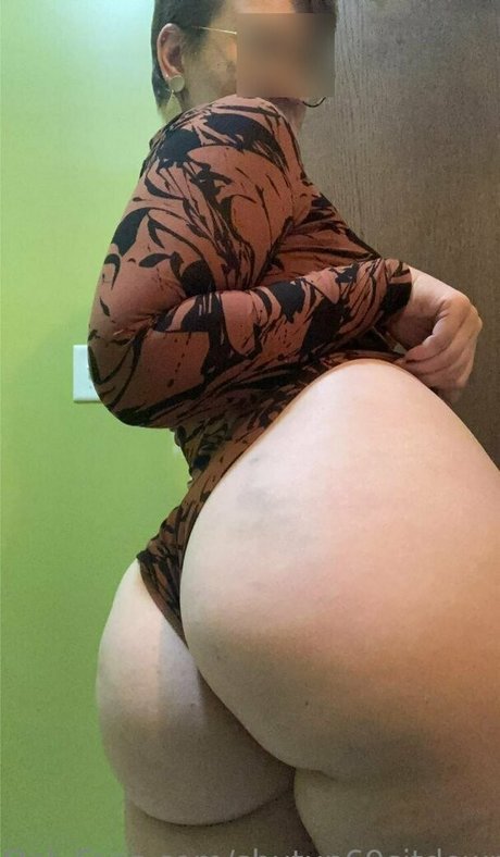 shutup69sitdown pretty model photo