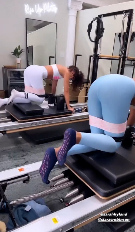 Sarah Hyland pornstar sexy pics