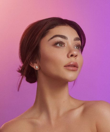 Sarah Hyland nude actress archive