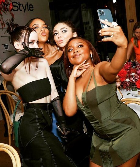 Sarah Hyland top star images