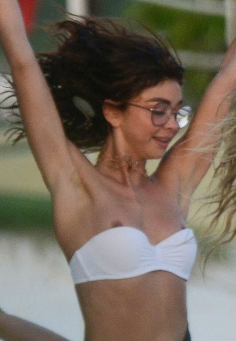 Sarah Hyland nudes actress img