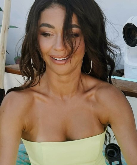 Sarah Hyland sexy pornstar photos