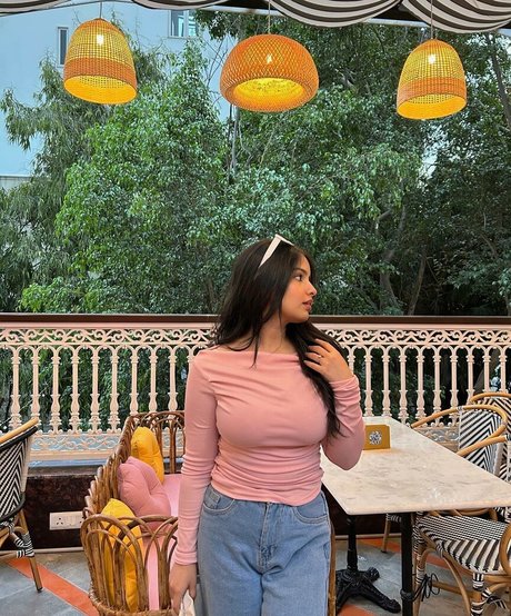 Aarushi Abrol porn model photo