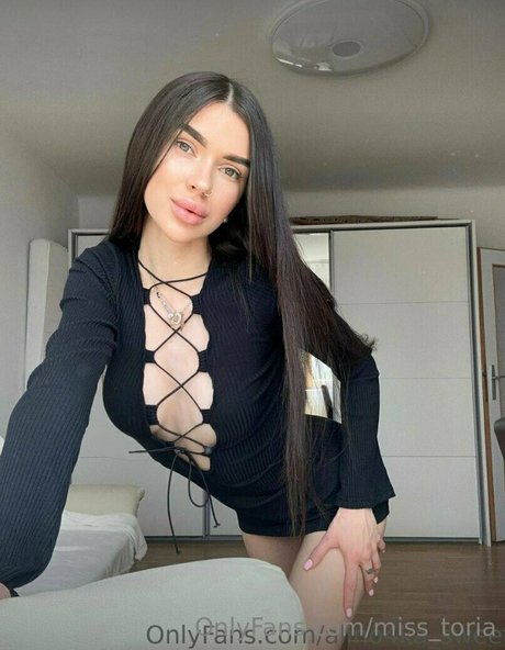 miss toria nude star img