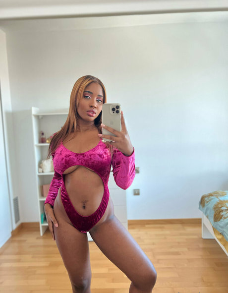 Boni anp model top images